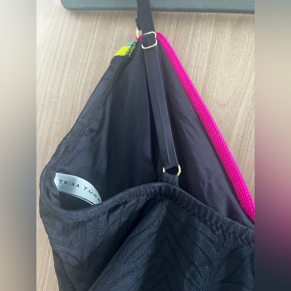 TRINA TURK BLACK & NEON PLUNGE ONE PIECE SWIMSUIT (Size 6) - Picture 8 of 10